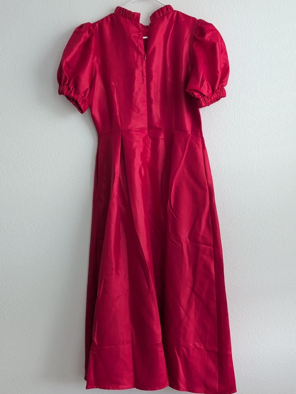 Red Puff-Sleeve Midi Dress with Ruffled Collar